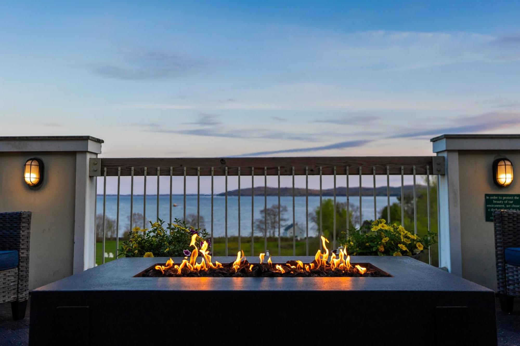 Fireside Inn, Ocean'S Edge Belfast Exteriör bild